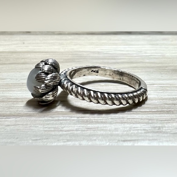 Vintage Handmade Oxidized Sterling Silver Moonstone Lotus Flower Ring, Size 6 - Picture 3 of 13